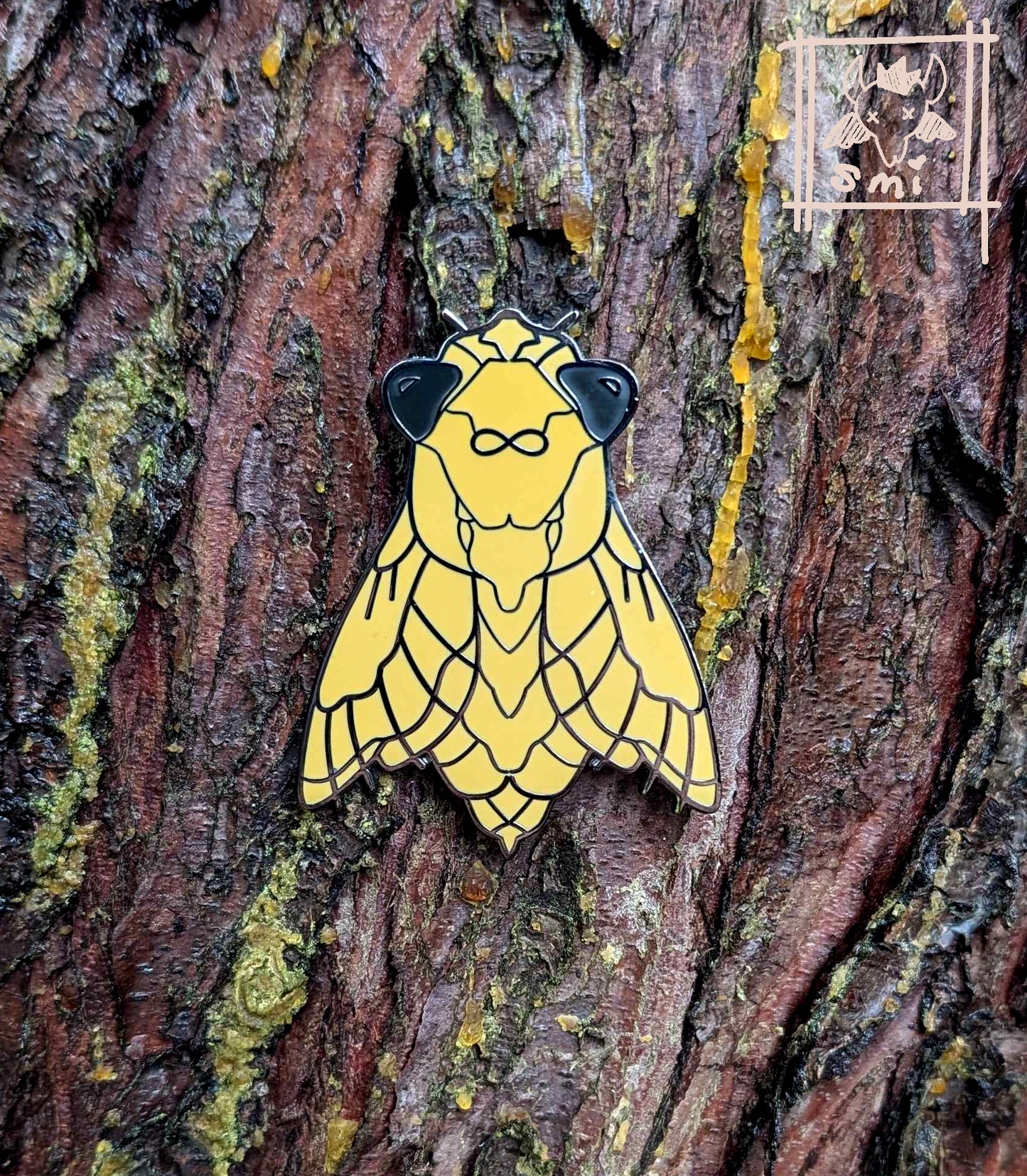 Cicada Enamel Pin